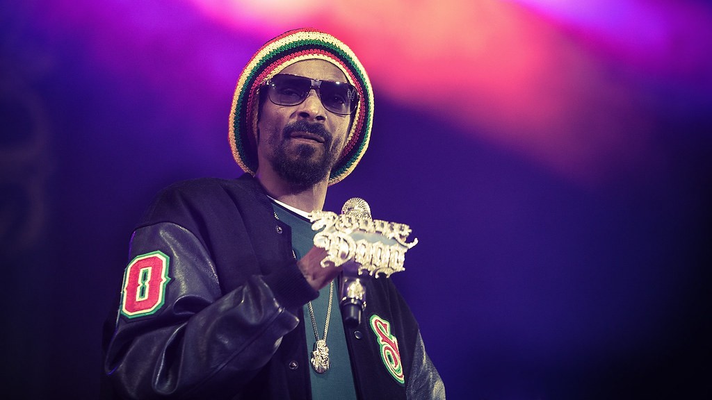 Snoop Dogg bea alcool